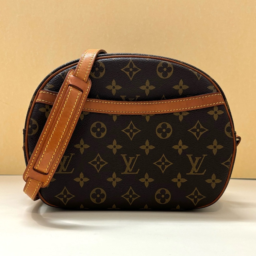 96’ Vintage Louis Vuitton Blois Crossbody Bag with COA and Dustbag